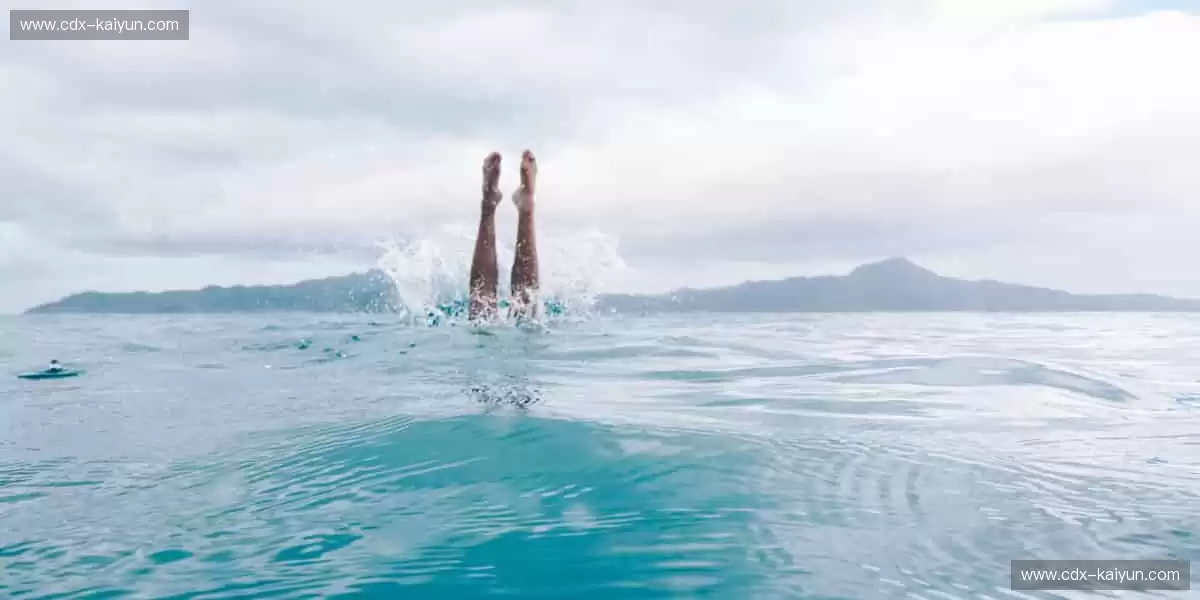 弹幕狂欢，边看边聊！💬 独家解说 + 实时数据，打造沉浸式观赛体验！